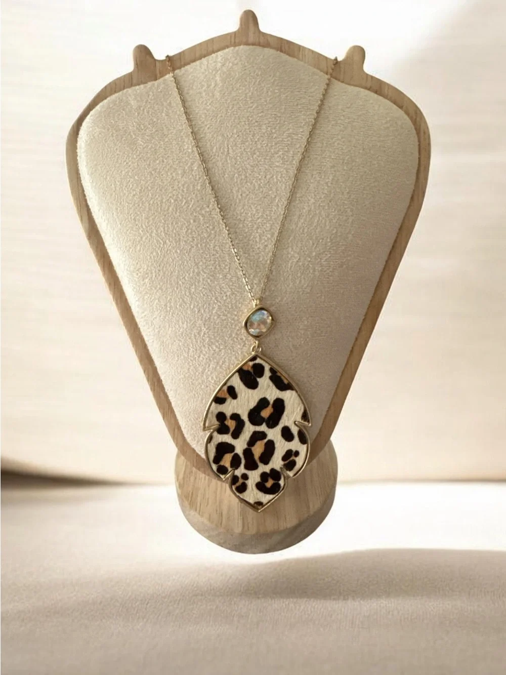 Gold-Tone Leopard Print Pendant Necklace with Iridescent Stone